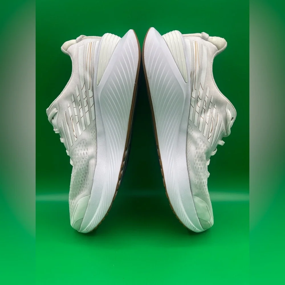 Saucony Mens White Athletic Shoes - Picture 7 of 9